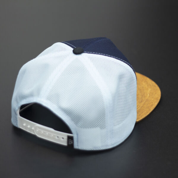 Alternative view of Czapka trucker granatowa – błękitna siatka / brązowy drewniany daszek (prawdziwe drewno), Jack Headwear, unisex